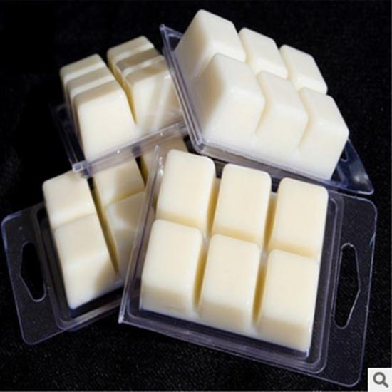 Clamshell packaging for wax melts